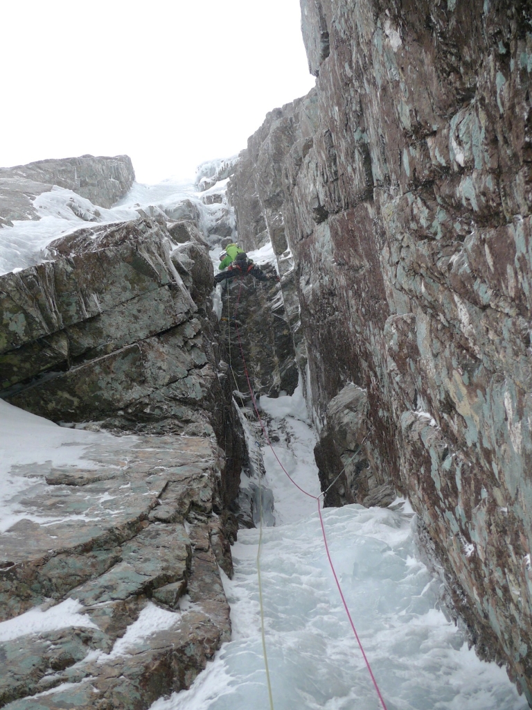 Mid crux on the second pitch of Minus 1, Gully Ben Nevis.