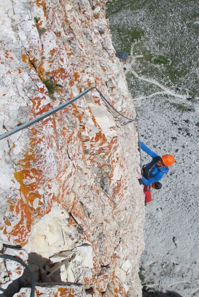 Haglfs LIM Power Dry Hood - great for multipitc rock climbing. Gelbe/Mauer, Dolomites.